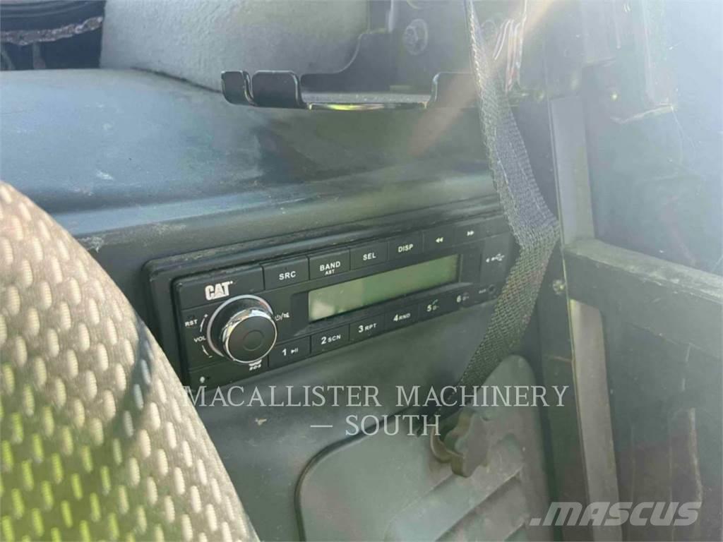 CAT 299D3XE Nakladalci goseničarji
