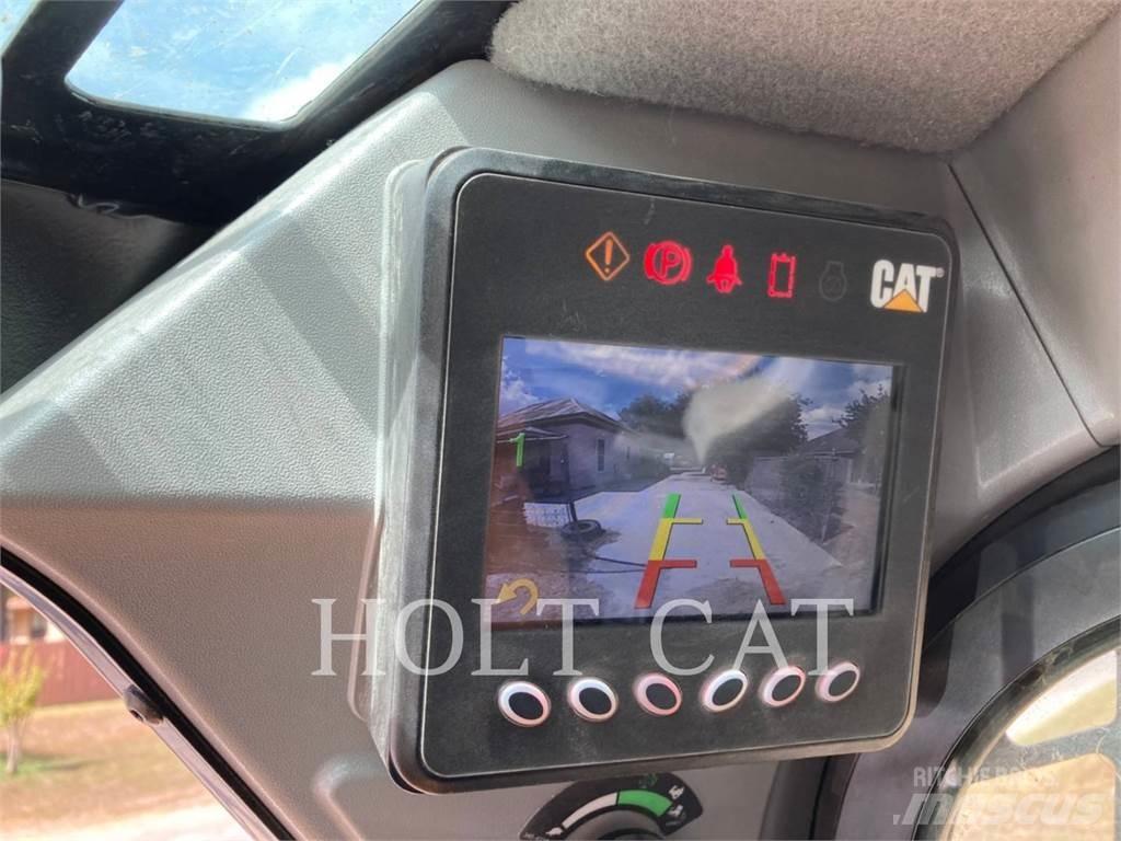 CAT 299D3XE Nakladalci goseničarji