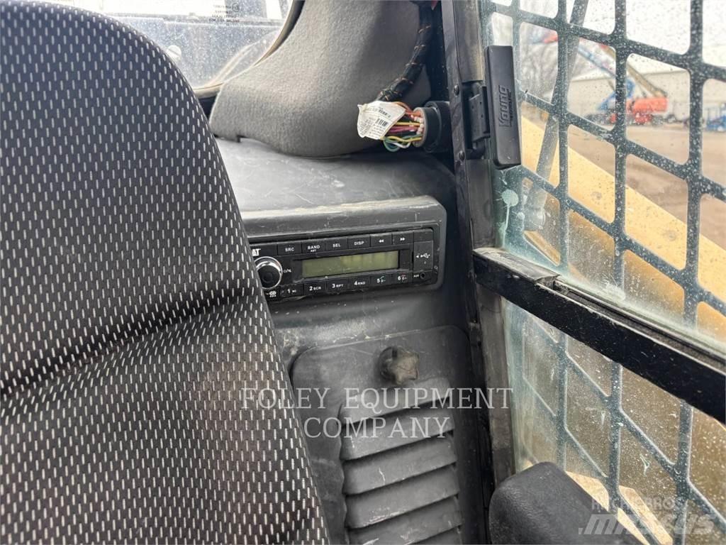 CAT 299D3XPS2C Skid steer mini nakladalci