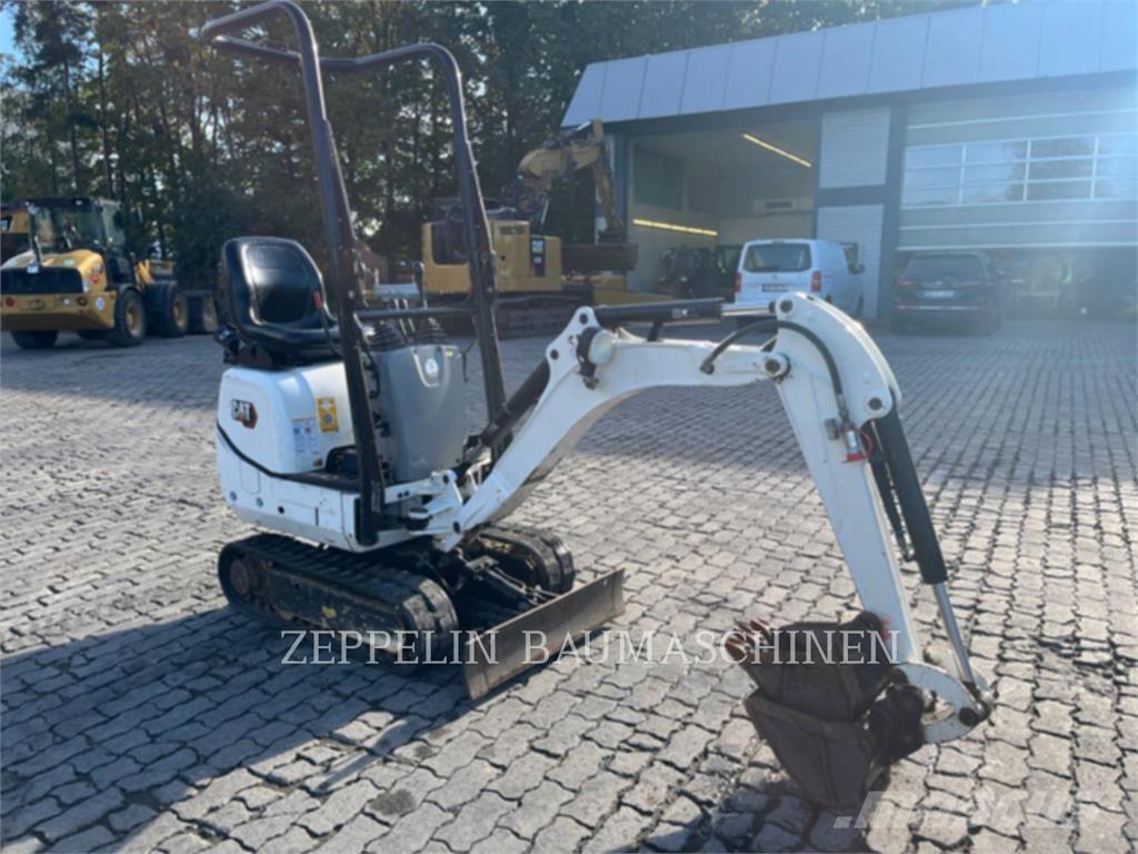 CAT 300.9D Bagri goseničarji