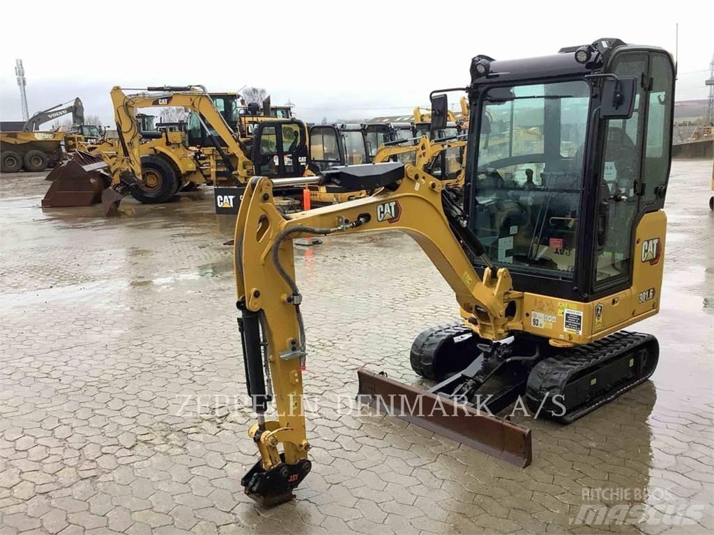 CAT 301.6 Bagri goseničarji