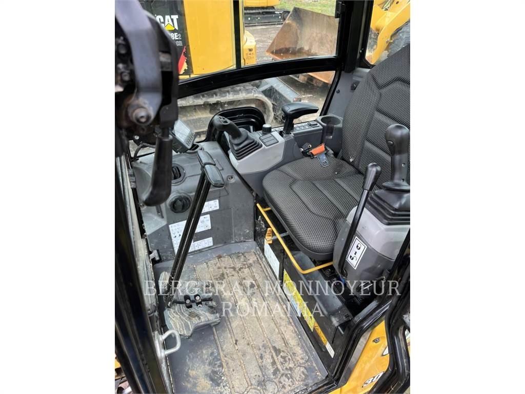 CAT 301.6-05 Bagri goseničarji