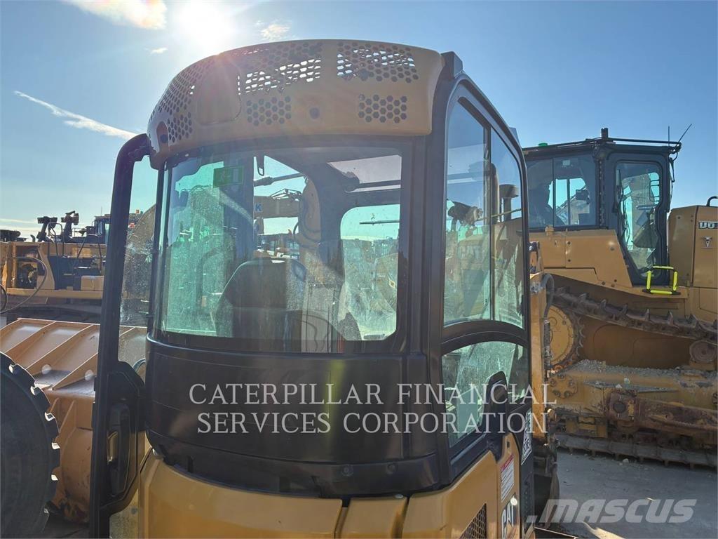 CAT 301.6-05 Bagri goseničarji