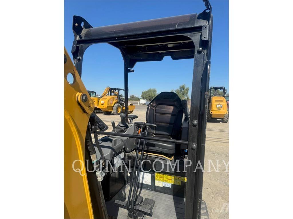 CAT 301.7 Bagri goseničarji