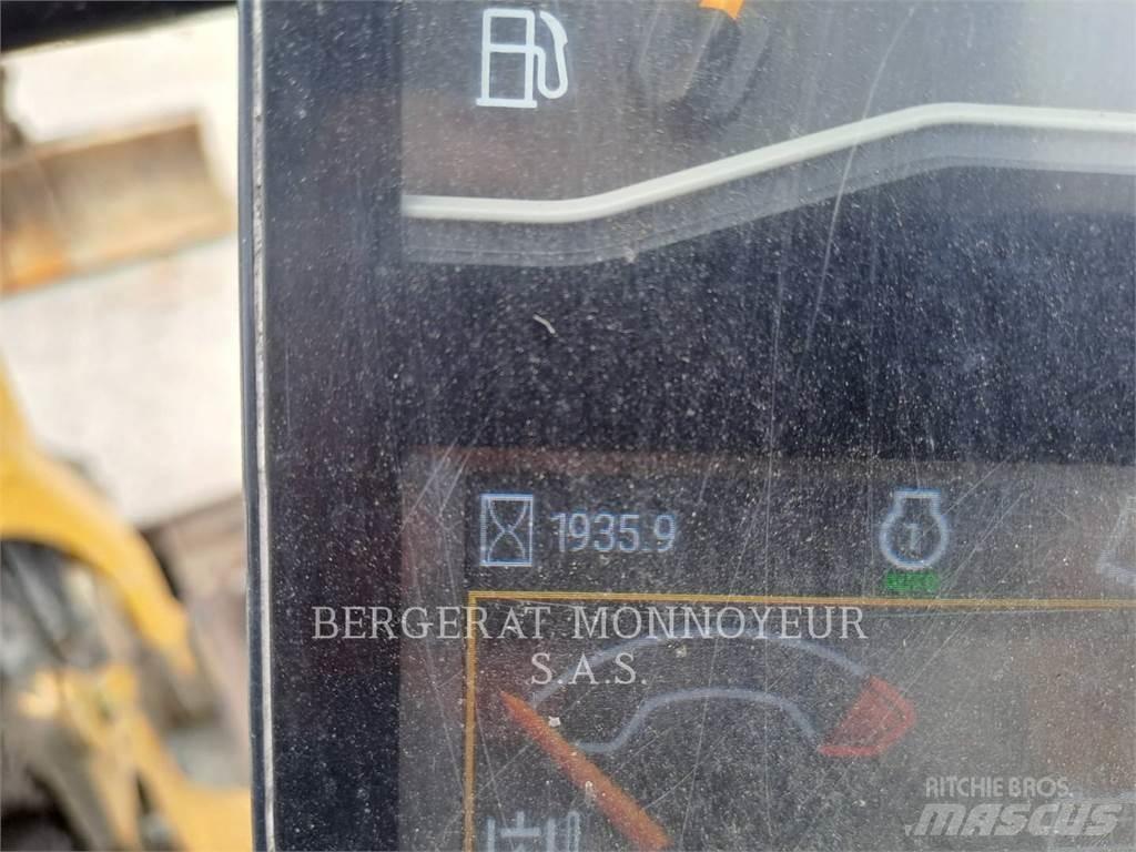 CAT 301.8 Bagri goseničarji