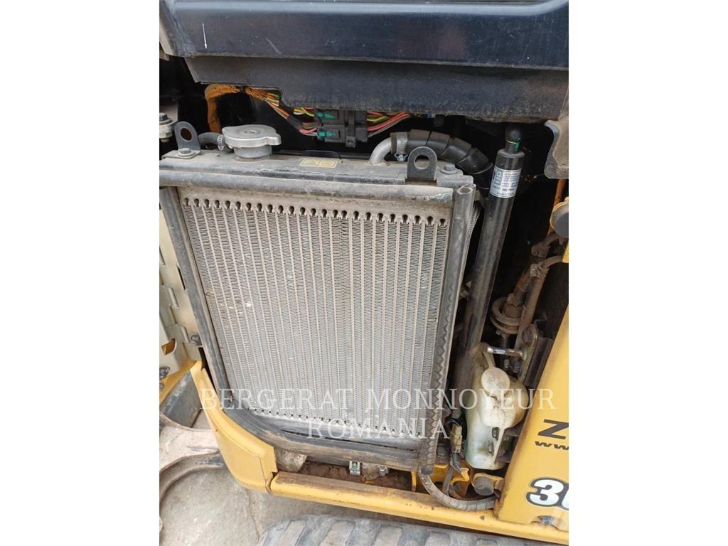 CAT 301.8-05 Bagri goseničarji