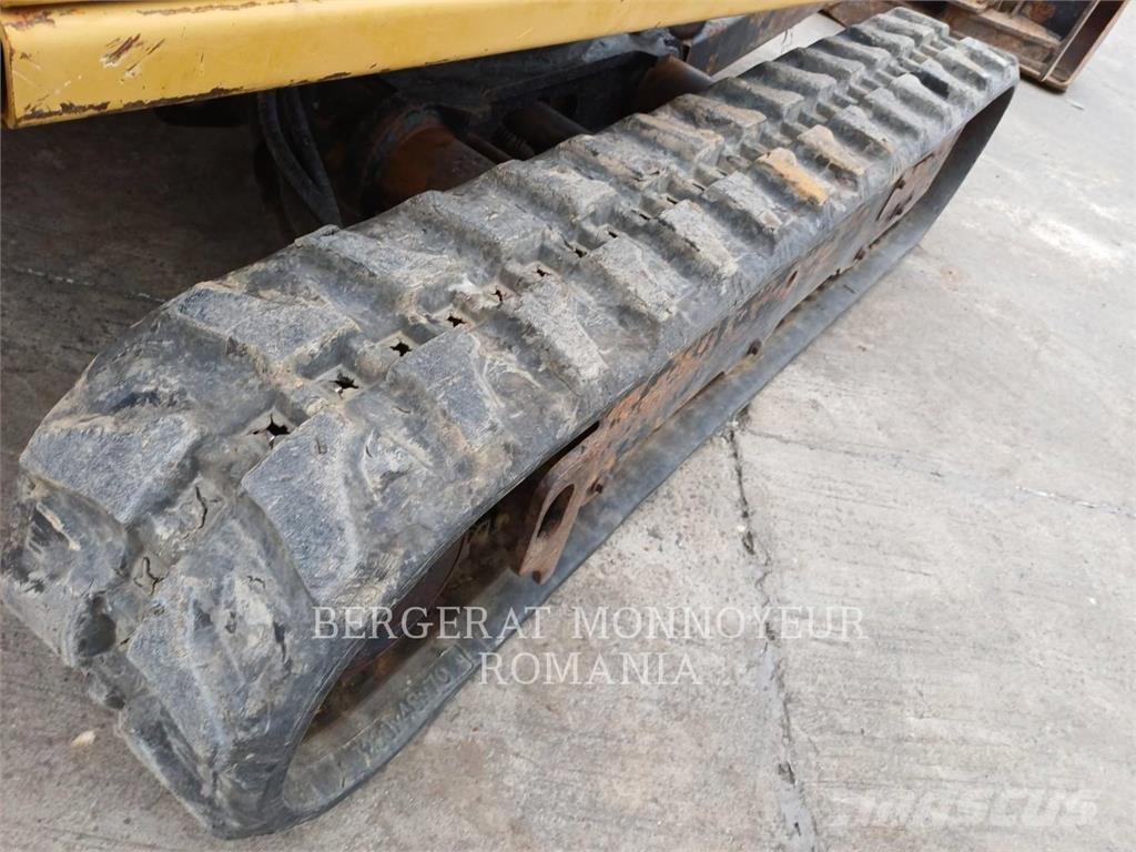 CAT 301.8-05 Bagri goseničarji