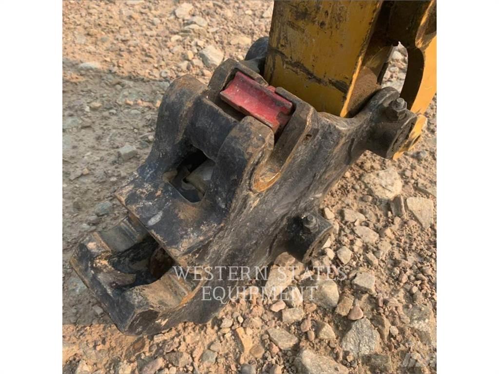 CAT 302 Bagri goseničarji