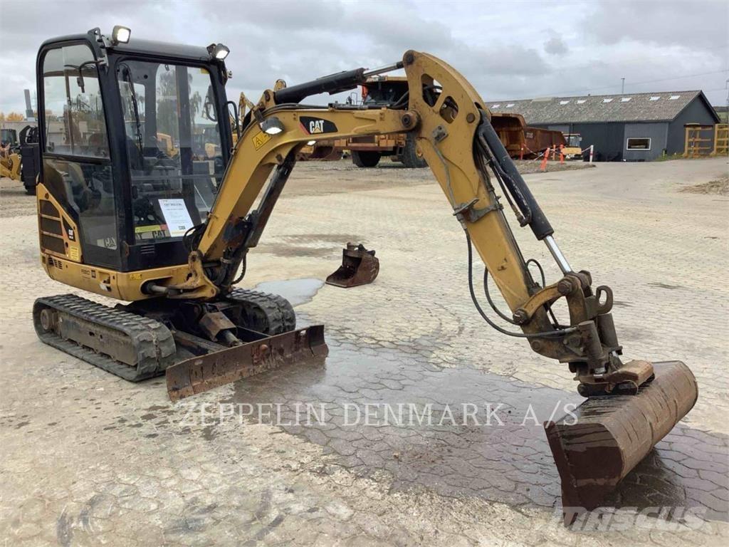 CAT 302.2D Bagri goseničarji