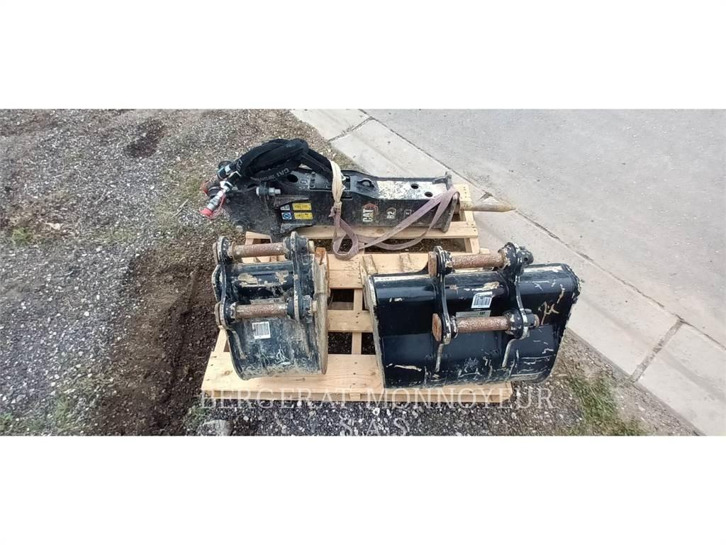 CAT 302.7 Bagri goseničarji