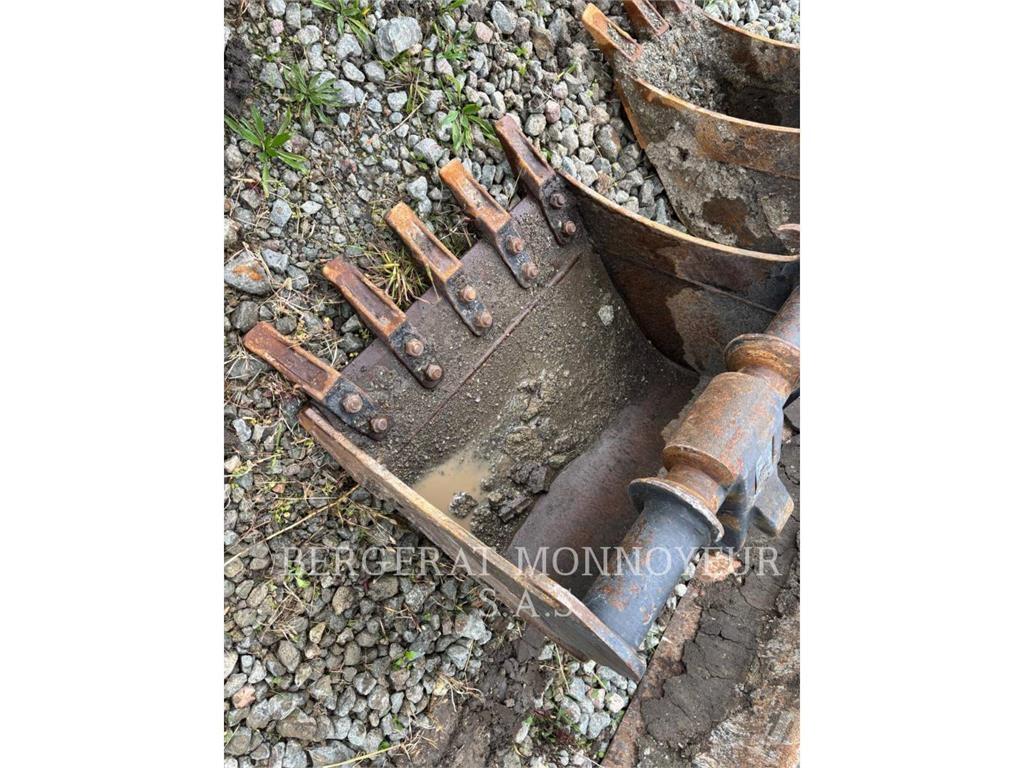 CAT 302.7 Bagri goseničarji