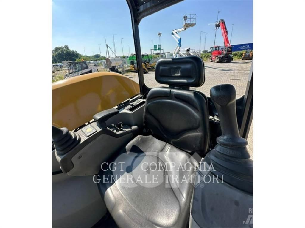 CAT 302.7DCR Bagri goseničarji