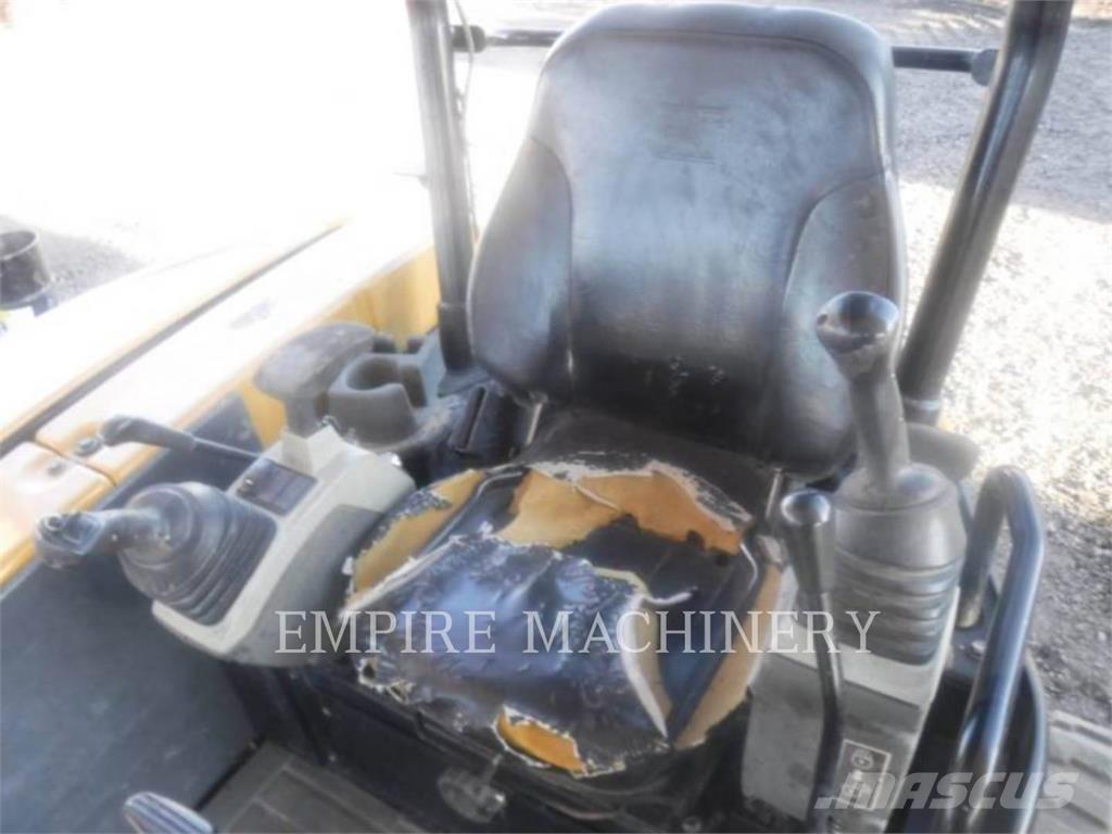 CAT 304E2 Bagri goseničarji