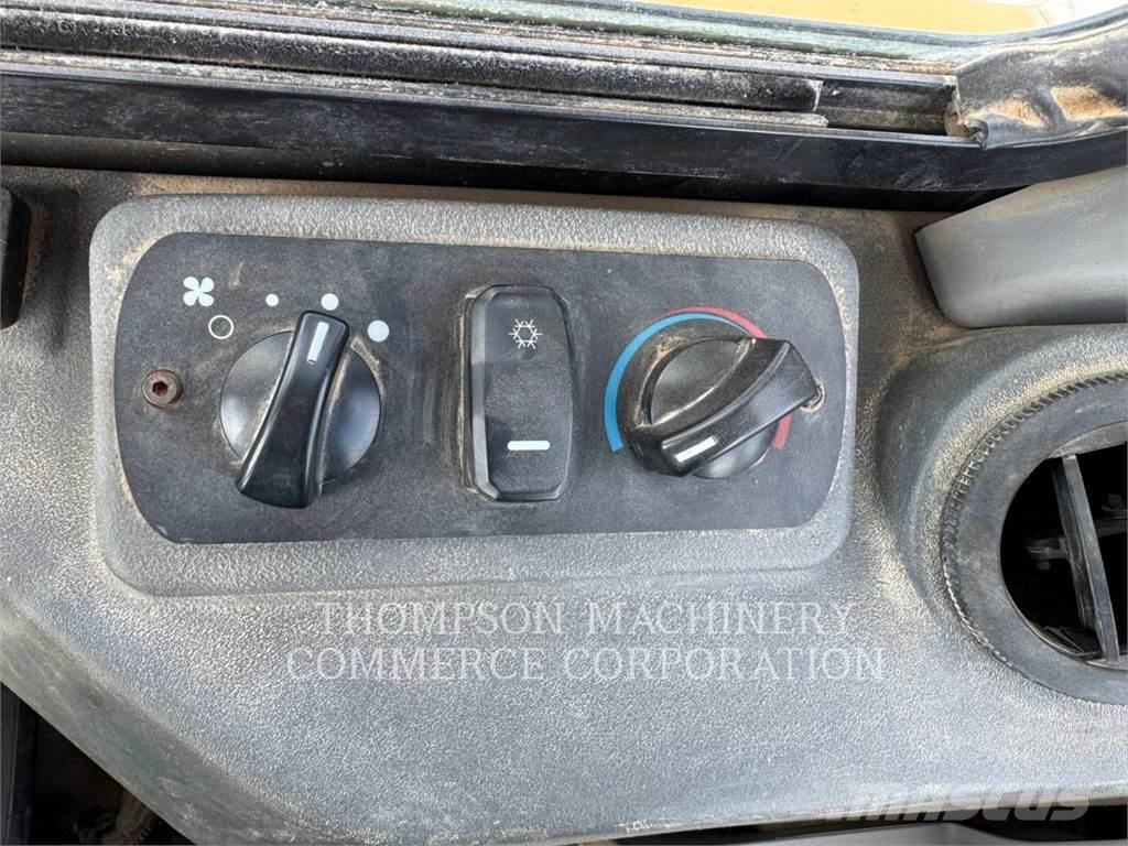 CAT 304E2 Bagri goseničarji