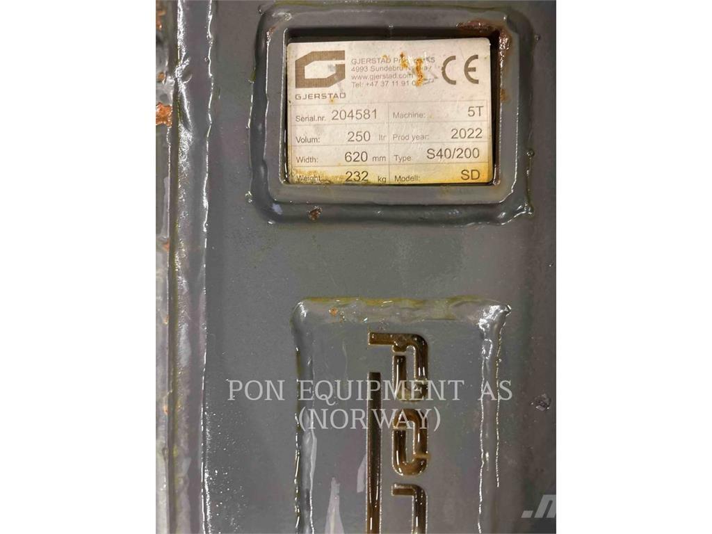 CAT 30507CR Bagri goseničarji