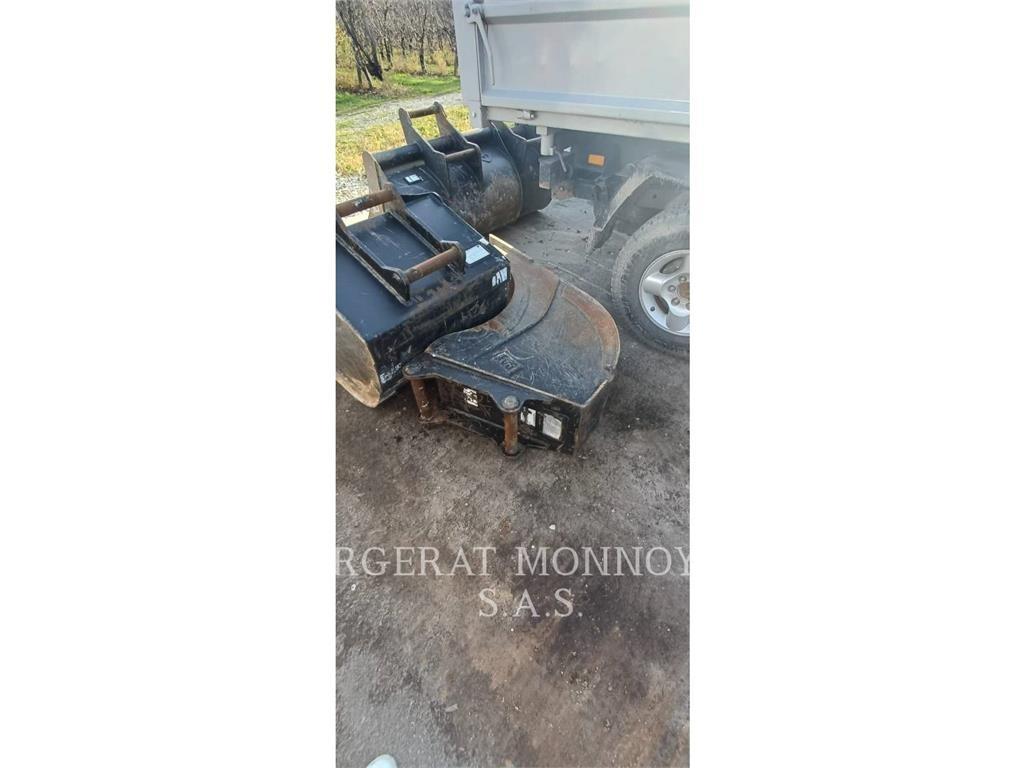 CAT 309 Bagri goseničarji