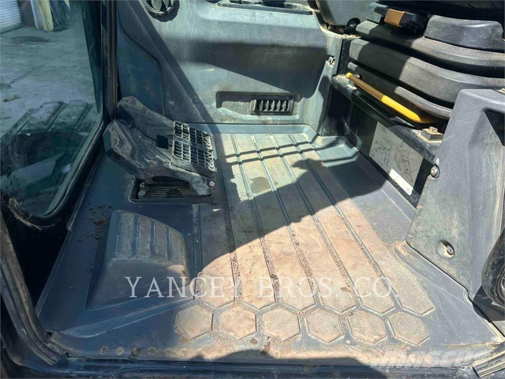 CAT 310 Bagri goseničarji