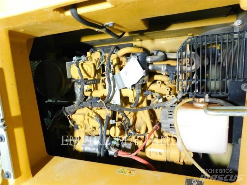 CAT 310-07 Bagri goseničarji