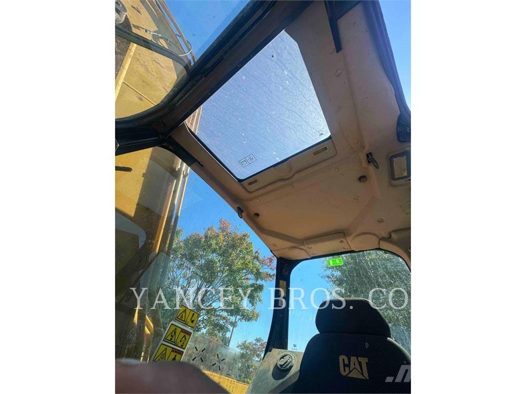 CAT 31007 Bagri goseničarji