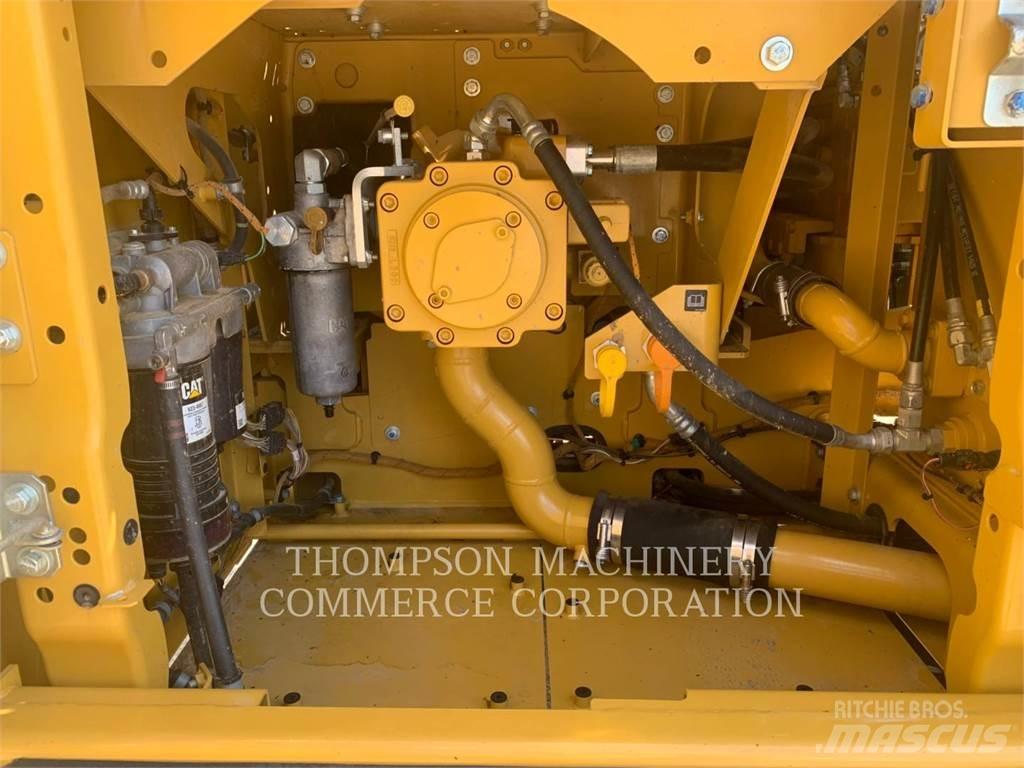 CAT 320 Bagri goseničarji