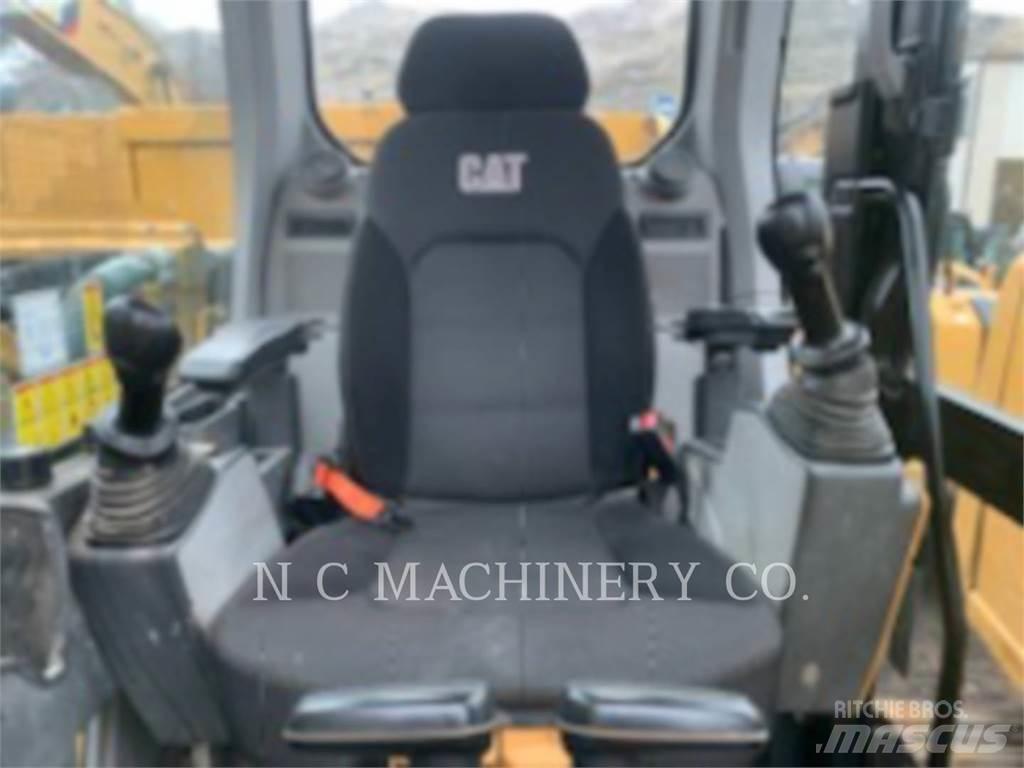 CAT 320 Bagri goseničarji