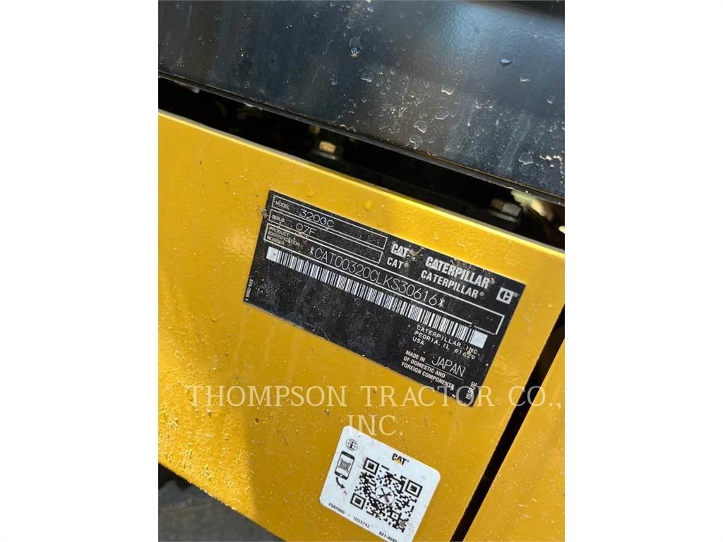 CAT 320-GC Bagri goseničarji