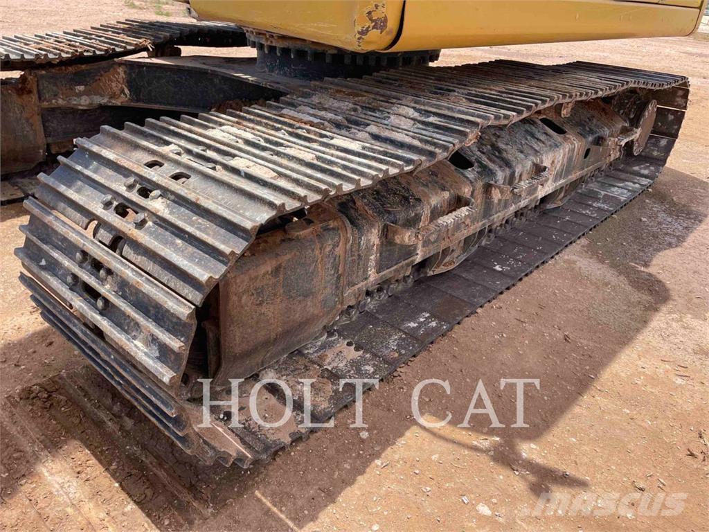 CAT 32007 Bagri goseničarji