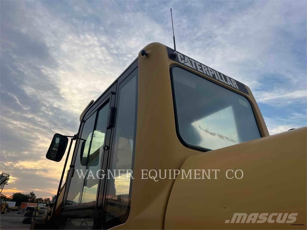 CAT 320CL Bagri goseničarji