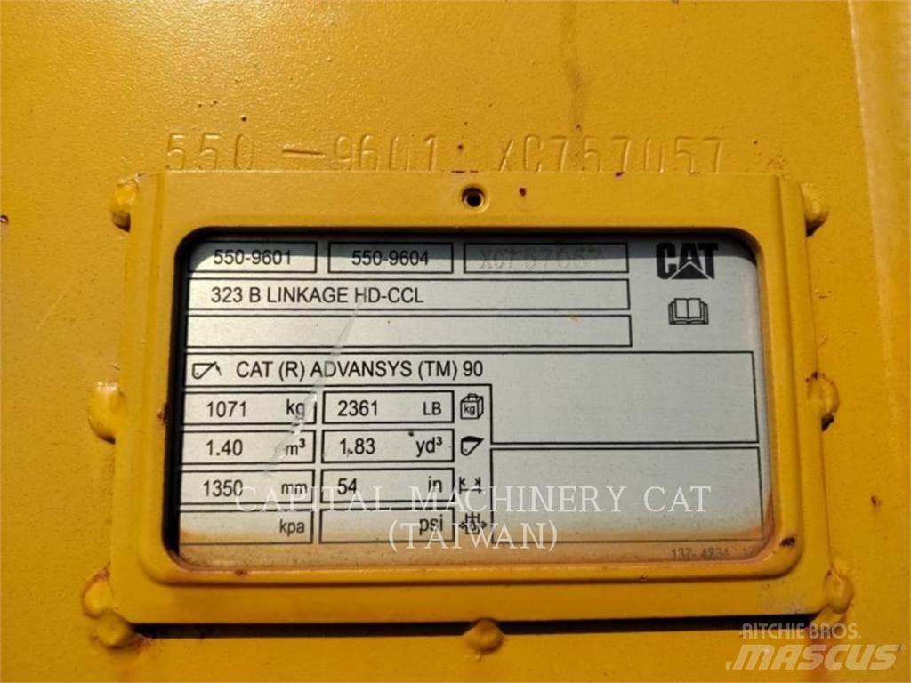 CAT 323 Žlice