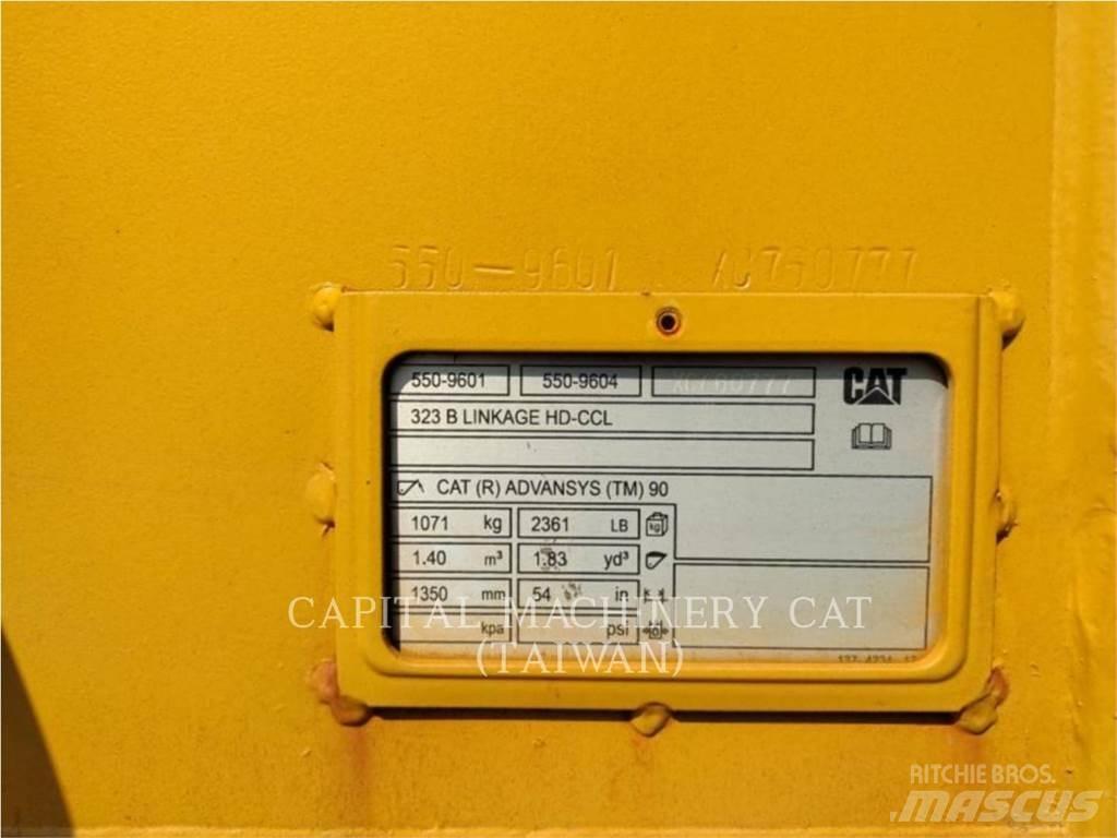 CAT 323 Žlice