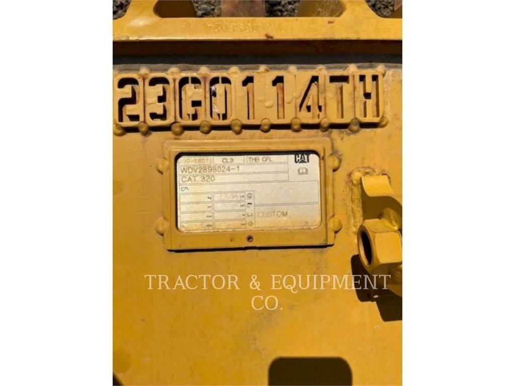 CAT 323 Bagri goseničarji