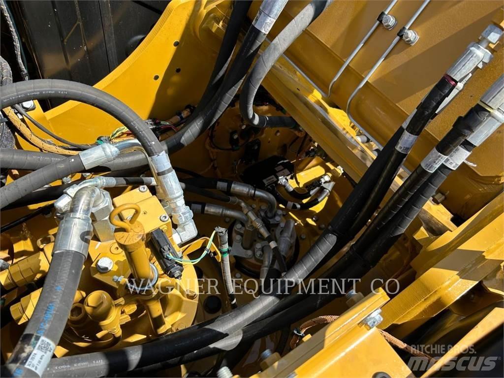 CAT 323 Bagri goseničarji