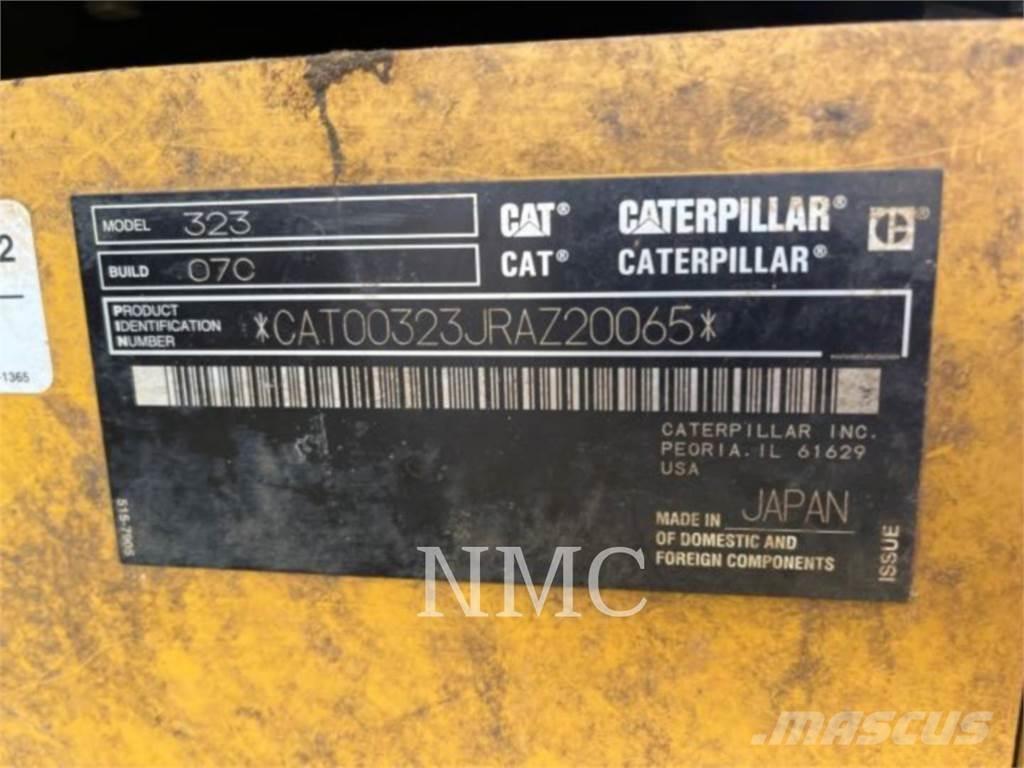 CAT 323 Bagri goseničarji