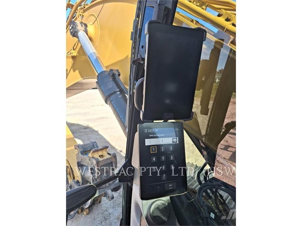 CAT 323-07 Bagri goseničarji