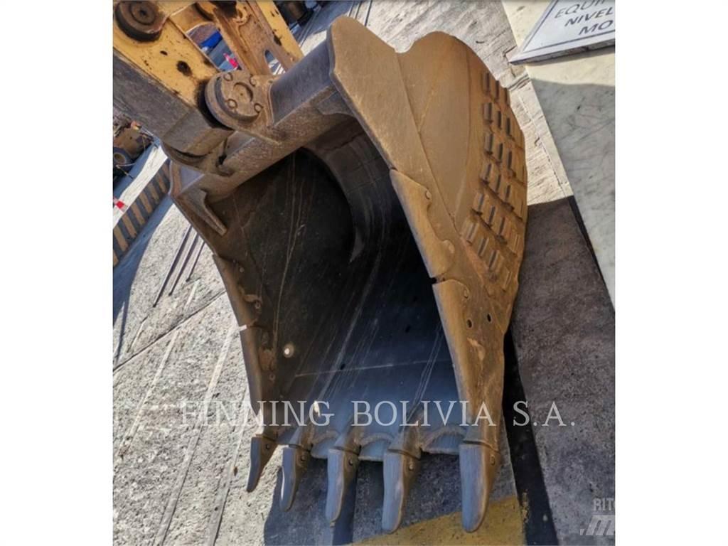 CAT 323-07 Bagri goseničarji