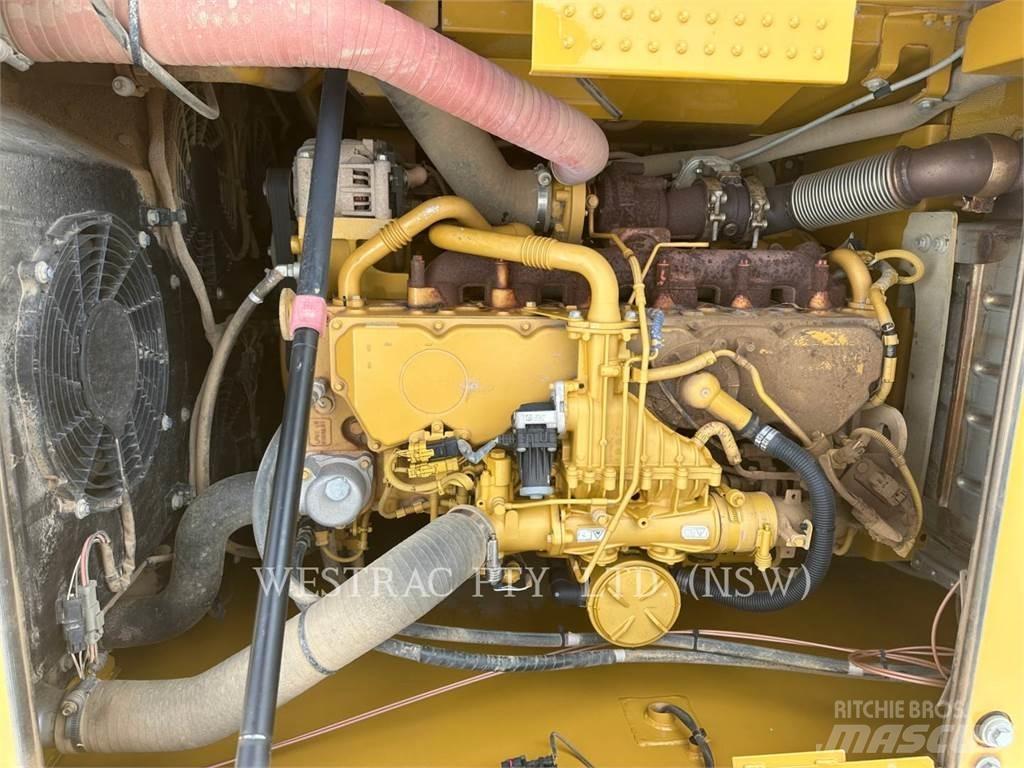 CAT 323-07 Bagri goseničarji