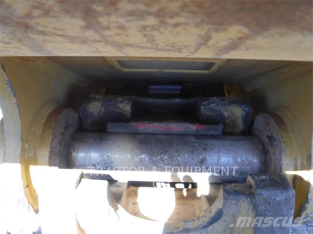 CAT 323-07 Bagri goseničarji