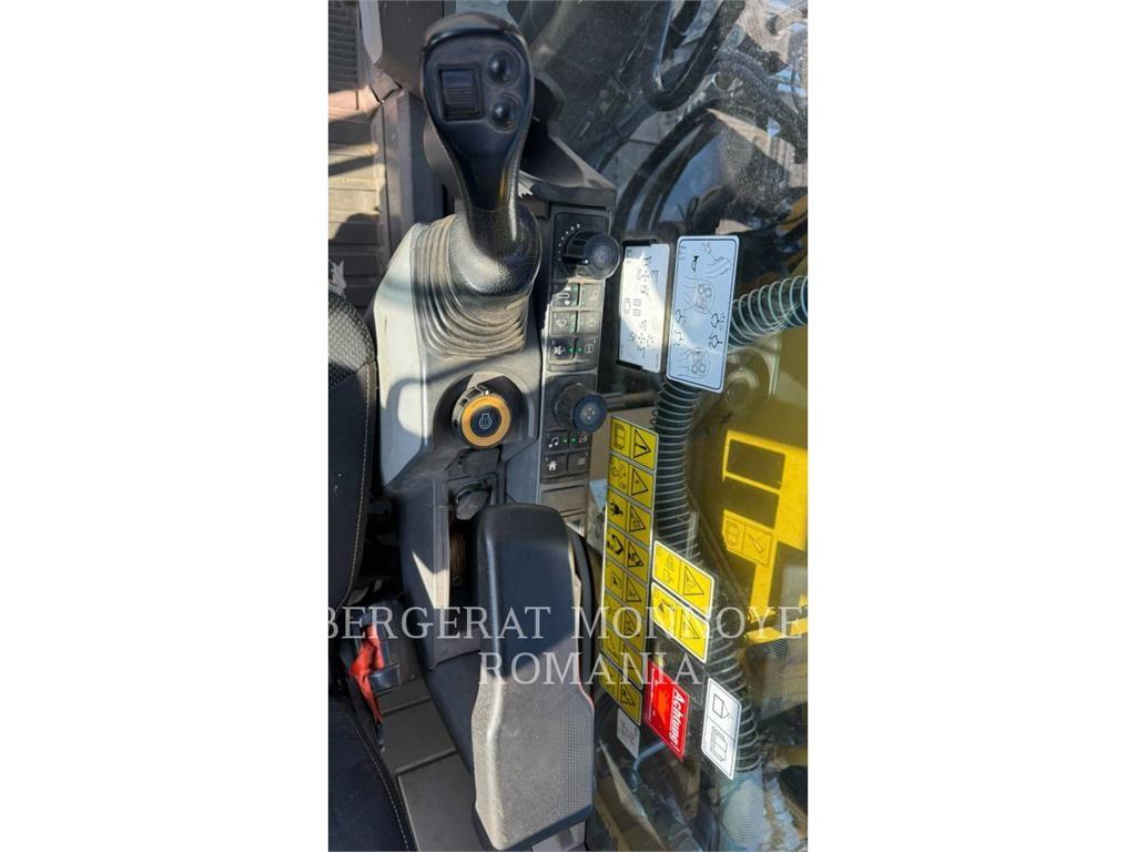 CAT 323-07 Bagri goseničarji