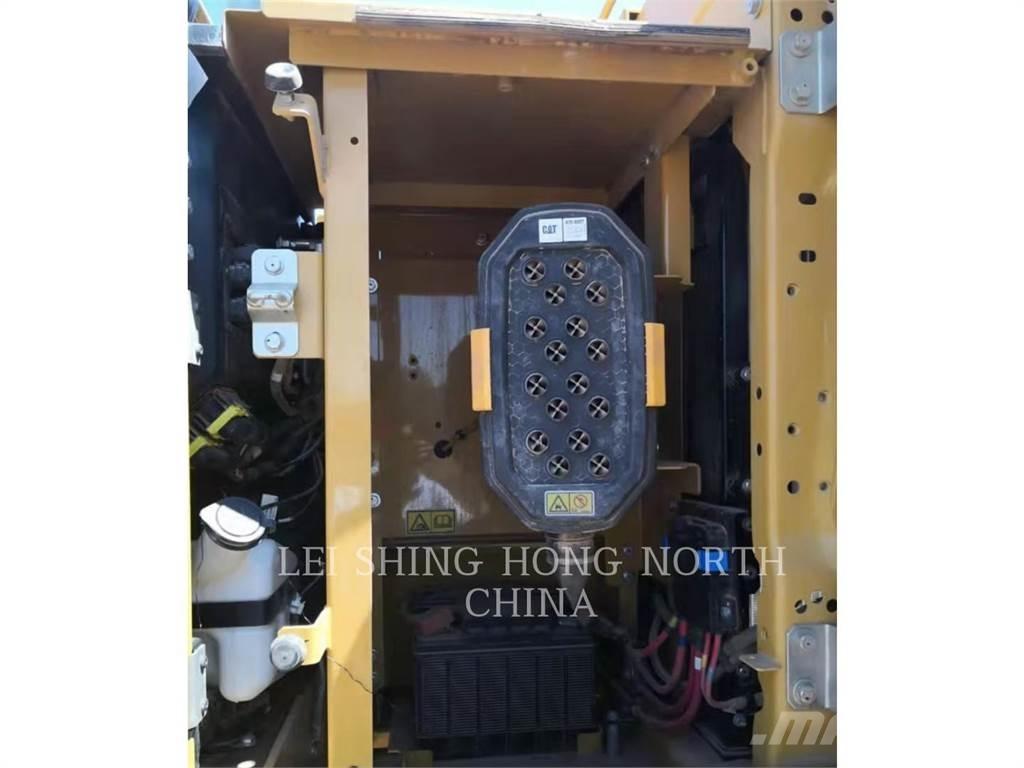 CAT 323-07 Bagri goseničarji