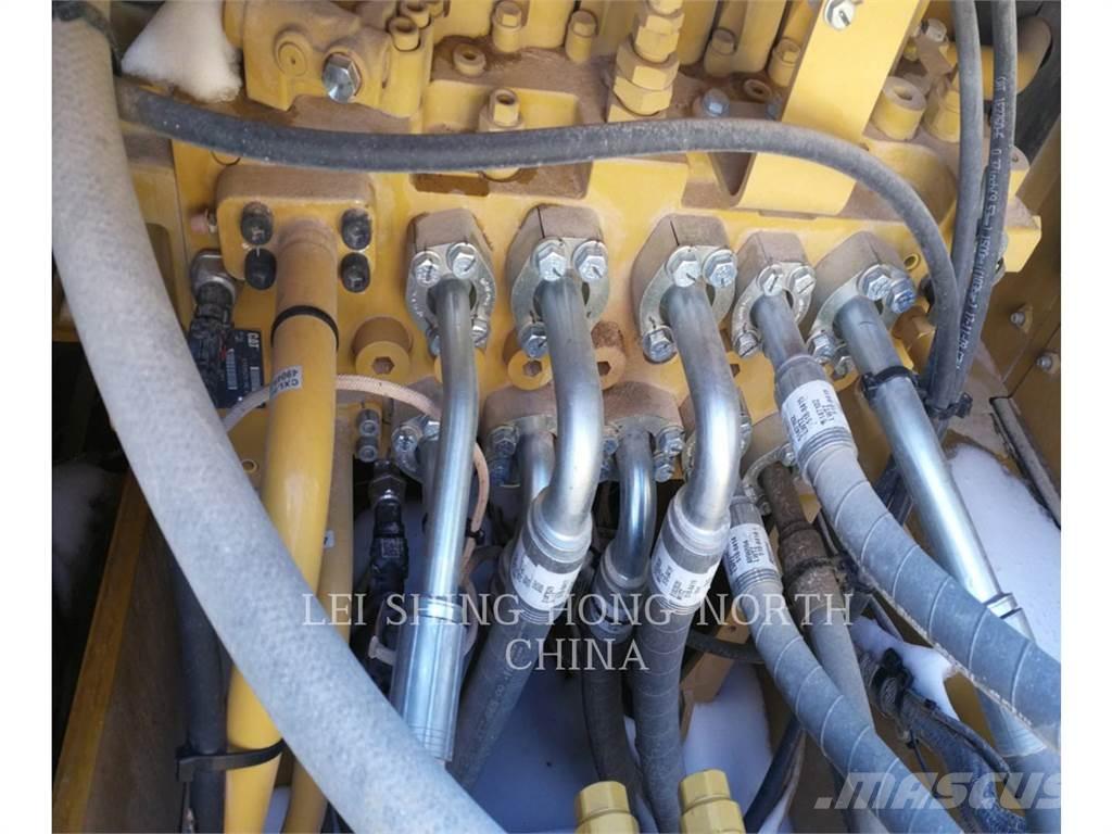 CAT 323-07 Bagri goseničarji