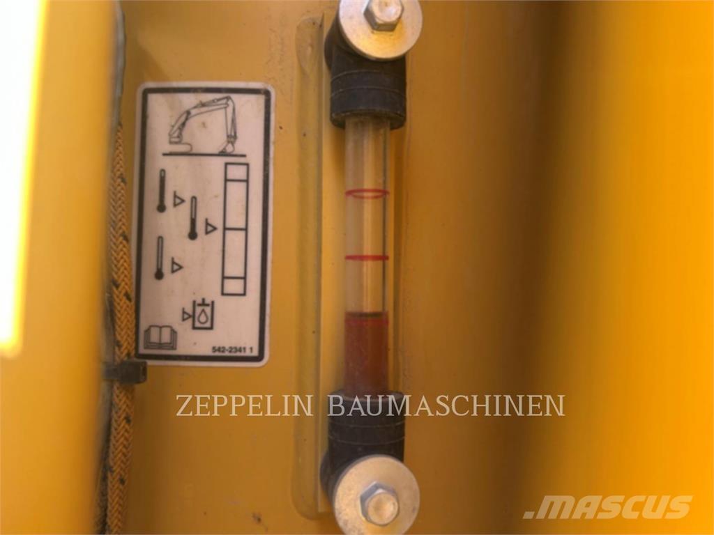 CAT 323-07B Bagri goseničarji