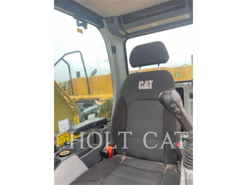 CAT 323 TC3 Bagri goseničarji