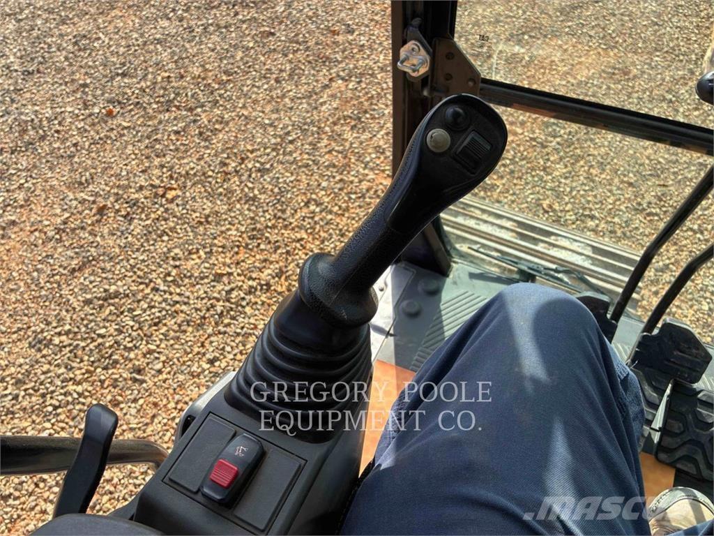 CAT 32307 Bagri goseničarji