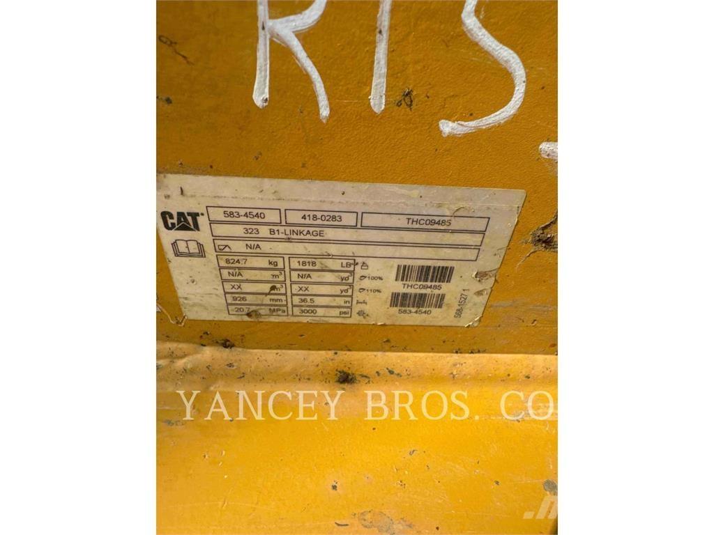 CAT 32307 Bagri goseničarji