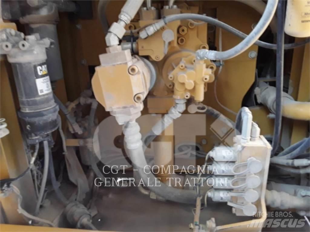 CAT 323F Bagri goseničarji