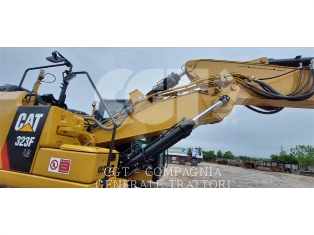 CAT 323F Bagri goseničarji