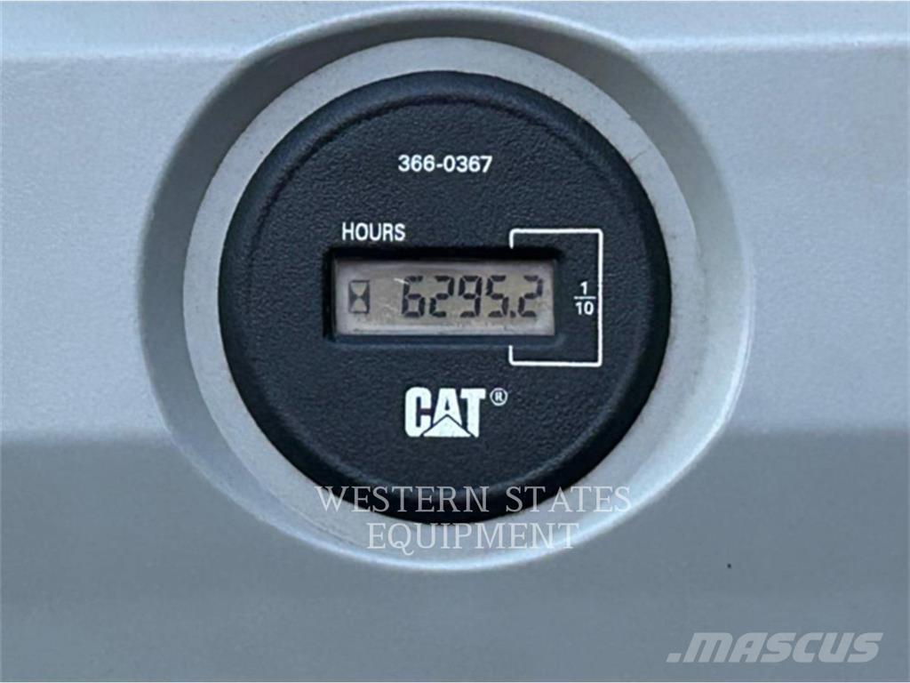 CAT 323F Bagri goseničarji