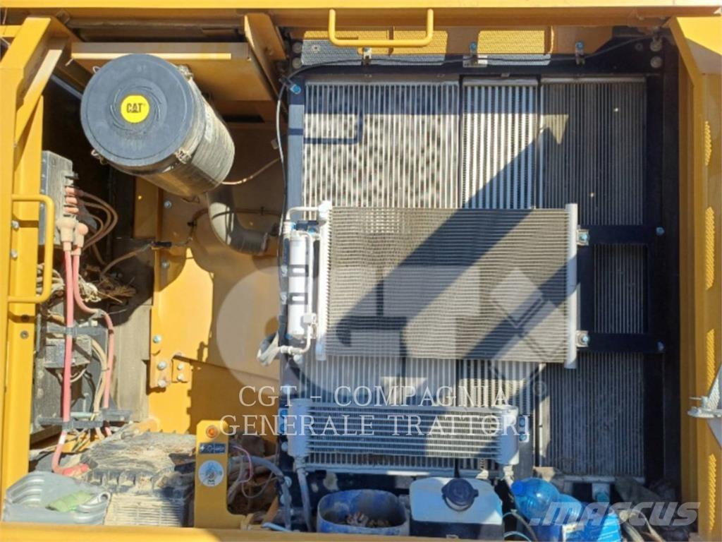 CAT 323F SA Bagri goseničarji