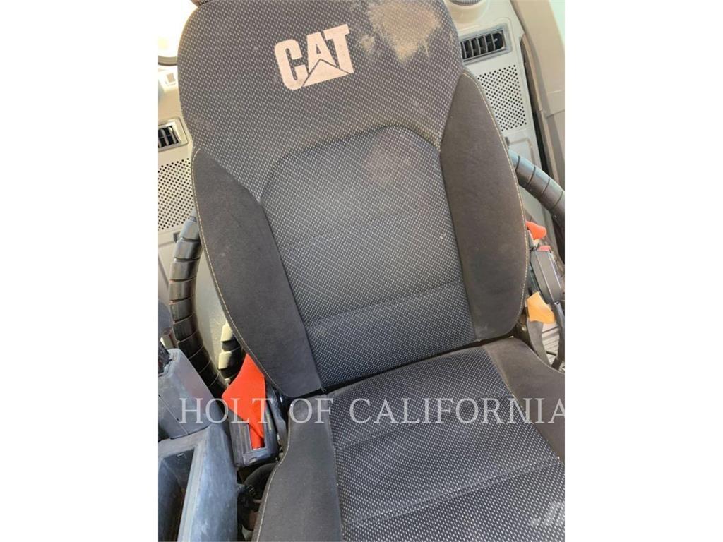 CAT 325 2D Bagri goseničarji