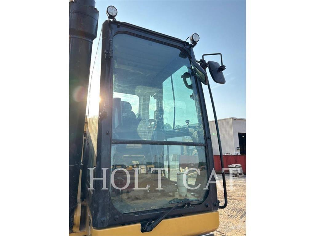 CAT 326 Bagri goseničarji